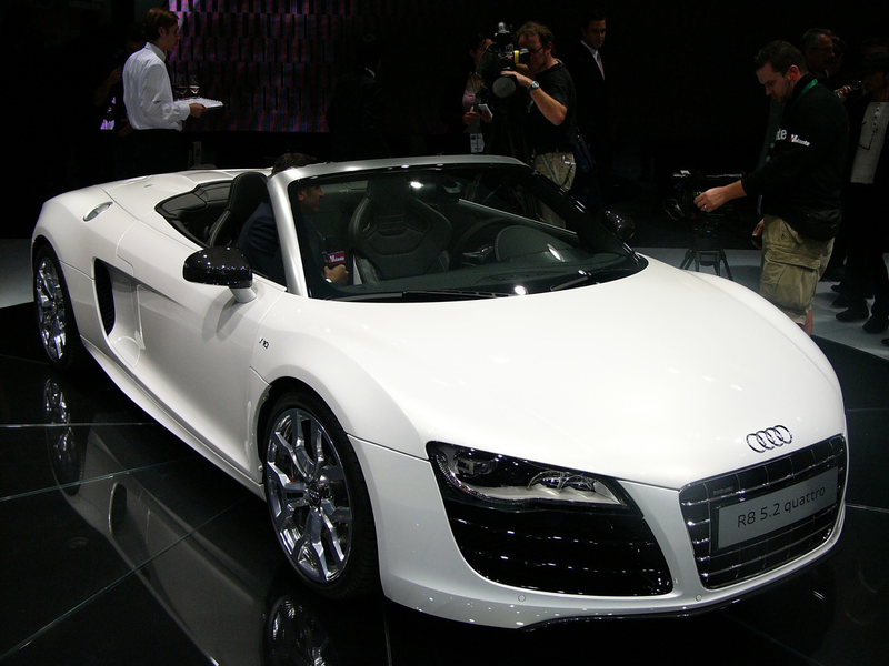 Illustration for article titled Audi R8 5.2 FSI Spyder: Live Photos